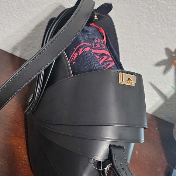 NWT Boldrini Selleria Opera Accordion Round Shell Leather Crossbody - Picture 4 of 9